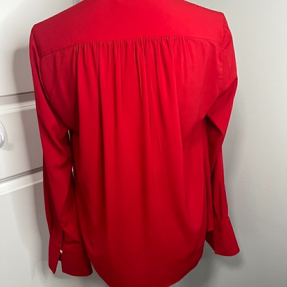 Calvin Klein Itai Pleat Shoulder Detail Blouse Red NWOT Size M - Picture 3 of 3